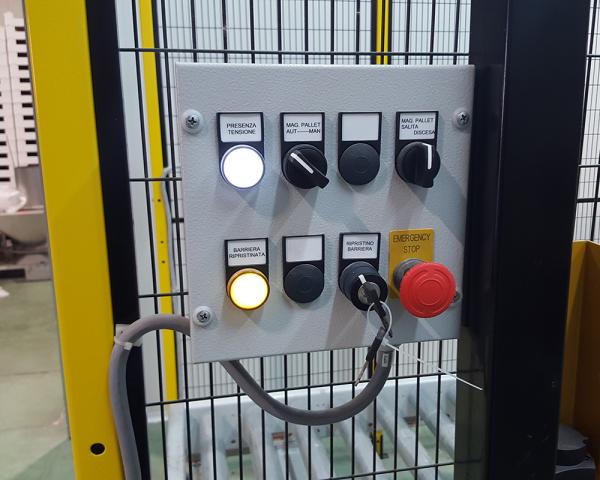 Electrical wiring and pneumatic or oil connections